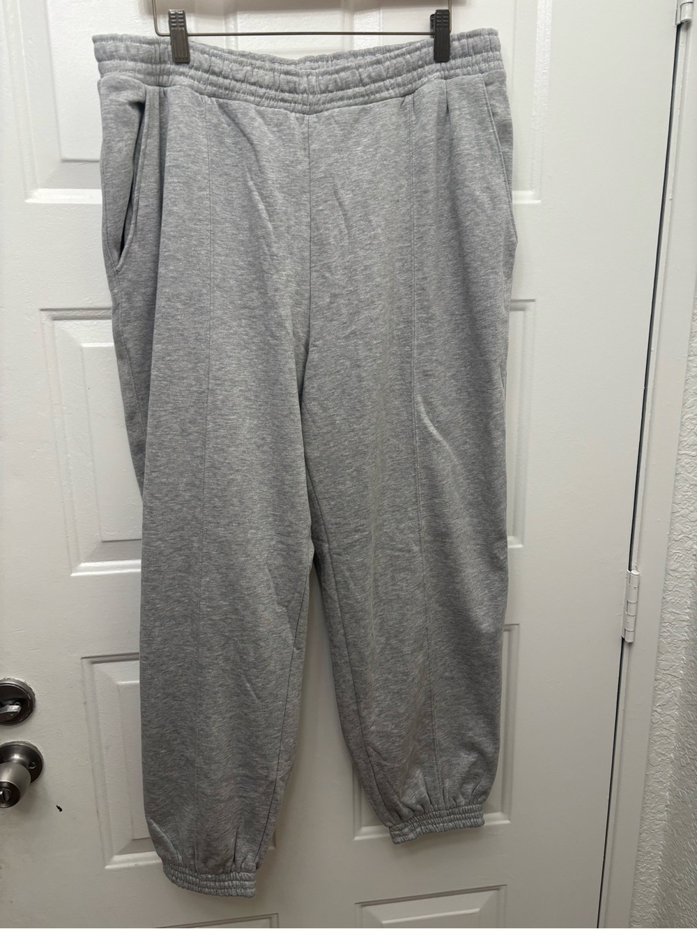 H&M NWT Women’s Gray Fleece Jogger Pants